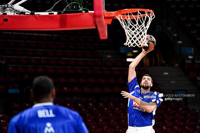 半场战报：热那亚1-1维罗纳，洛伦佐-科隆博建功，拉菲克-贝尔加利破门（半场快讯：热那亚1-1维罗纳，洛伦佐-科隆博与拉菲克-贝尔加利各入一球）