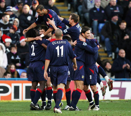 NBA杯战报：东契奇35+11，湖人129-119击败独行侠（NBA季中赛快讯：东契奇35+11，湖人129-119力克独行侠）