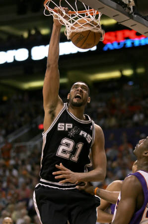 拉莫斯确认离开蒙特雷，将继续职业生涯（拉莫斯官宣告别蒙特雷，职业生涯继续前行）