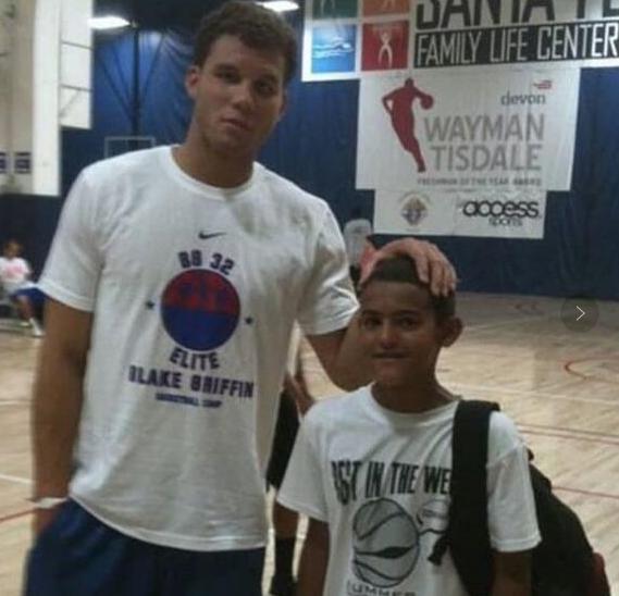 欧冠：巴黎2-0轻取泽尼特（欧冠：巴黎两球零封泽尼特）