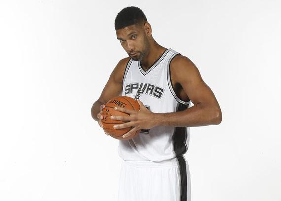 高效发挥！亚历山大半场6中5拿到17分3篮板3助攻（手感火热！亚历山大半场6投5中砍下17分3篮板3助攻）